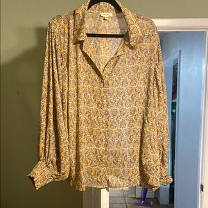 Eesome Floral Blouse in Yellow and Gray